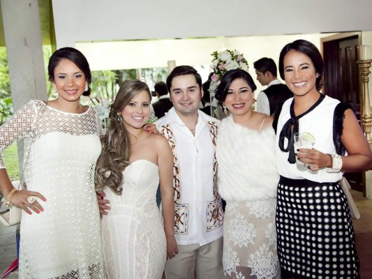 Konan Morales y Rossie Umaña se casan  