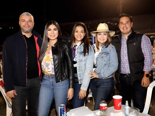 Personas que asistieron al concierto de Christian Nodal en Honduras