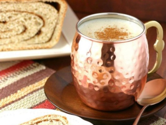 Café con canela y dulce de leche.