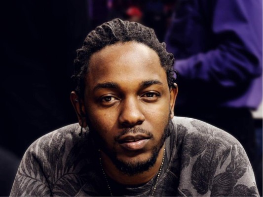 Kendrick Lamar<br/>Considerado como el mejor rapero de la década del 2010, siendo su música clásico moderno del rap. En su cuarto álbum fue premiado por Pulitzer de la música.<br/>