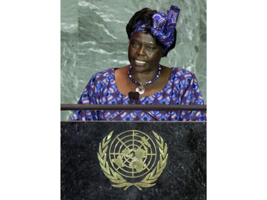 Wangari Muta Maathai<br/>Se convirtió en la primera mujer africana en ganar el premio Nobel de la Paz por su brillante contribución al desarrollo sostenible.<br/>