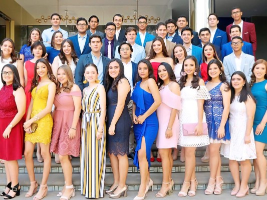 La generación 2019 de Santa María del Valle celebra desayuno