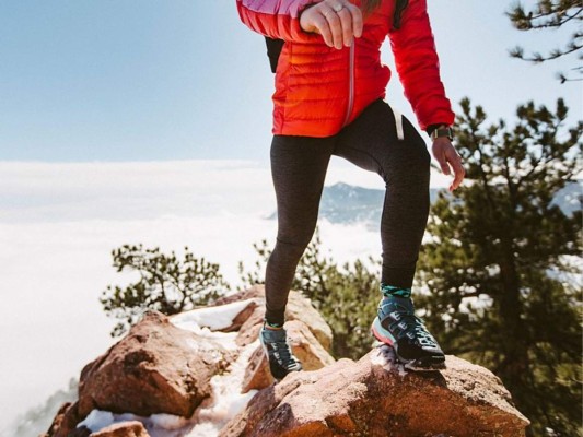 Para las madres aventureras, sería ideal unos zapatos que la mantengan siempre cómoda y protegida en cada paso que dé.