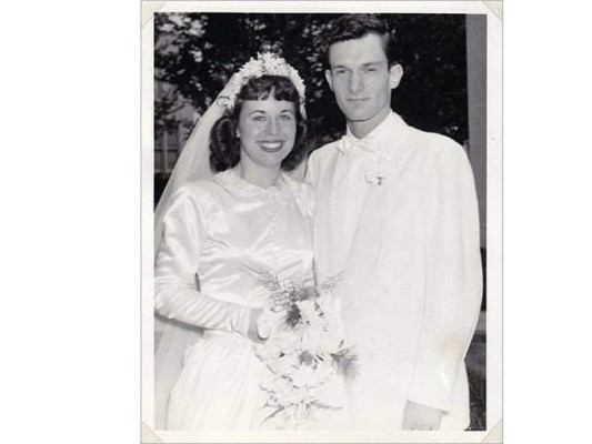 Su primer matrimonio fue con Mildred Williams su novia de la universidad con quién tuvo dos hijos Christie Hefner y David Hefner. Su matrimonio duró desde 1949 hasta 1959