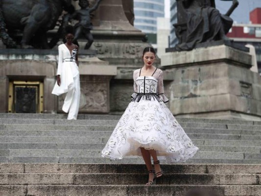 Comienza Mercedes- Benz Fashion Week en la ciudad de México