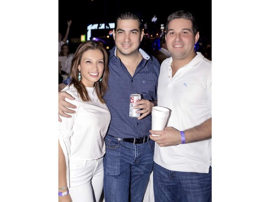 Esther, Daniel y Fernando Canahuati.<br/>