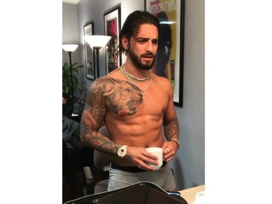 El joven Maluma con el paso del tiempo ha estado tomándose muy en serio tener un cuerpo musculoso, en sus fotografías en redes sociales el cantante ha estado enseñando su avance.