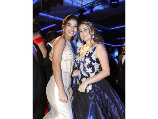 Glamorosa gala de la Escuela Internacional Sampedrana