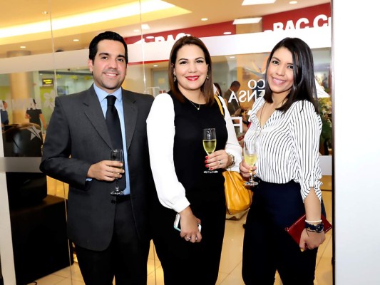 Gran Inauguración de Auto Bancos SA