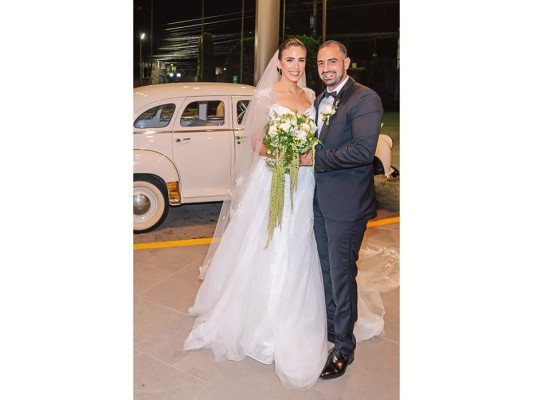 Juan Carlos Handal y Yazmin Janania celebran su boda  