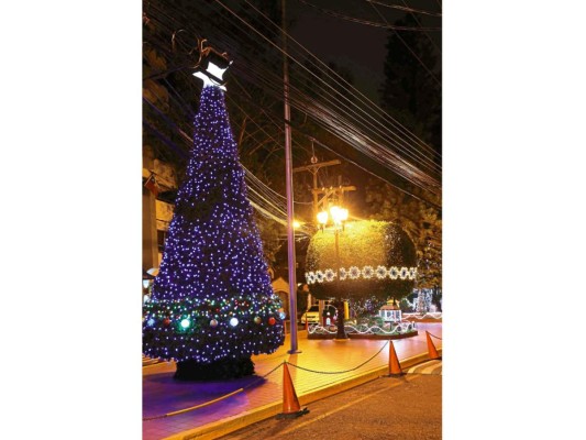 La atmósfera navideña se vive al máximo en la zona hotelera de Tegucigalpa