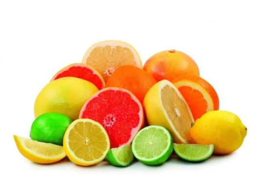 Cítricos<br/>Ofrecen entre otras cosas vitamina C, calcio, carotenos, vitamina A y potasio al organismo. Pueden mejorar la absorción del hierro y por su acidez también pueden incrementar la absorción del calcio.<br/>