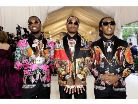 Offset, Quavo y Migos usando Versace.