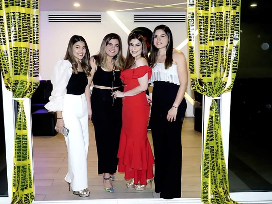 Marisol Avilez, Lina Guzmán, Sara Hasbun y Victoria Guzmán.