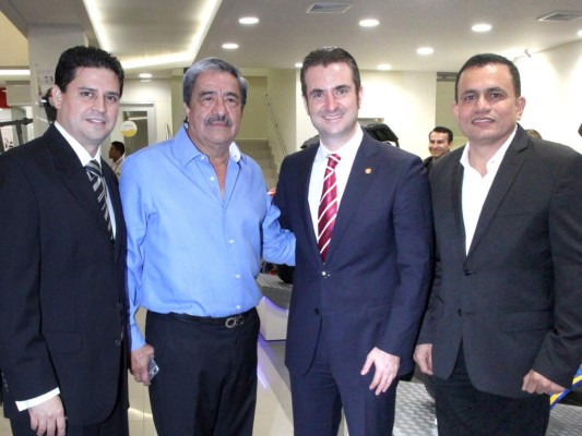 Grupo Unicomer inaugura moderna tienda La Curacao