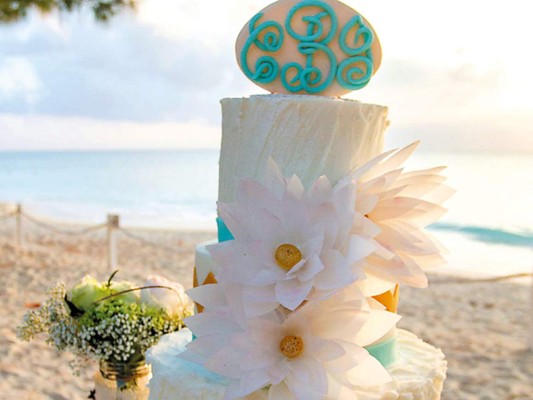 15 detalles que no pueden faltar en una boda en la playa