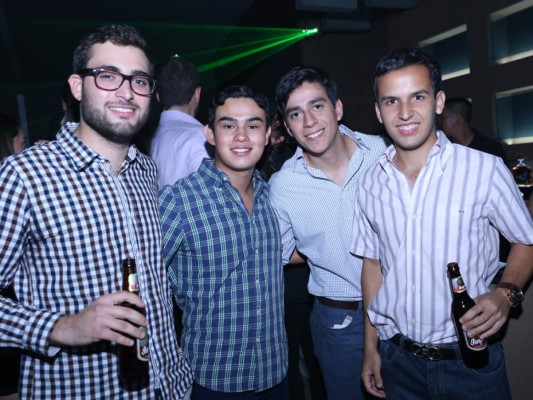 Apertura Up Lounge y Club