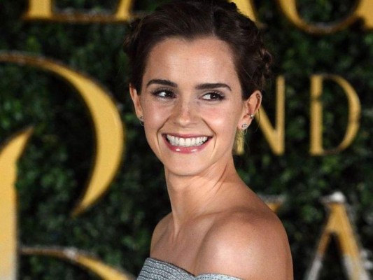Emma Watson responde a rumores de compromiso y retiro de la actuación