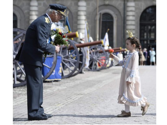 Suecia celebra 70º cumpleaños del rey Carlos XVI Gustavo