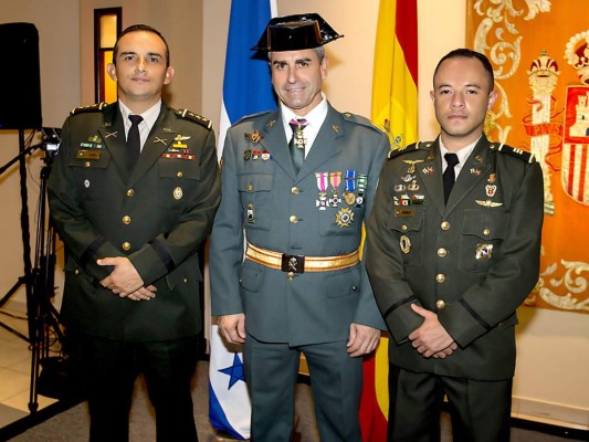 Elegante velada para celebrar la Fiesta Nacional de España  