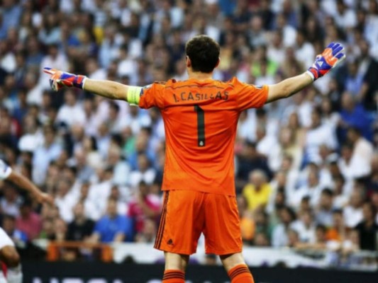 Iker Casillas le dice adiós al fútbol