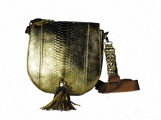 Un básico para hacer más cómodos tus viajes, el Gold saddle bag