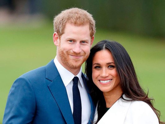 El Príncipe Harry salía con Meghan y otra chica al mismo tiempo