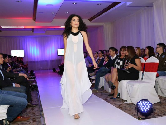 BeautyBook celebra su primer año con exclusiva pasarela