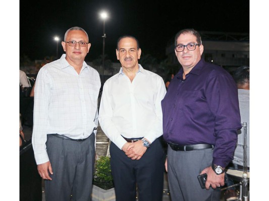 Brindis por los éxitos de Plaza Numa