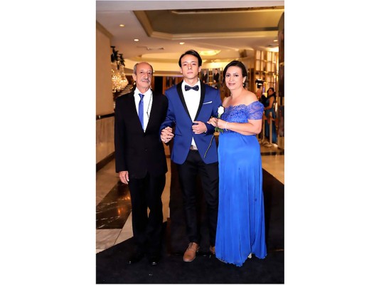 Javier Gamero, José Gamero y María Elena Salinas