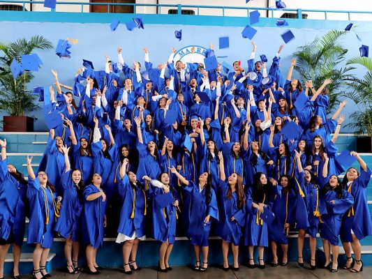 Graduación de la clase 2019 de Macris School