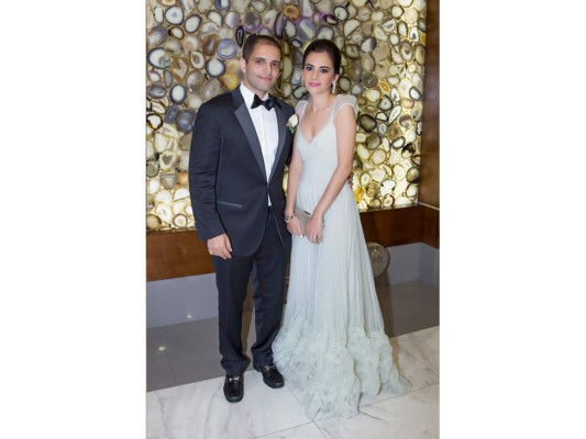 Guillermo Orellana y Giordanna Kafati festejan su boda