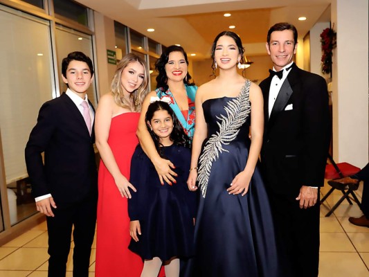 Isabella Villada y su familia