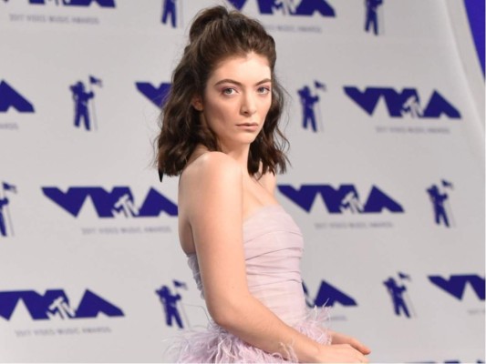 Lorde es ataca en redes sociales por mal entendido hacia la muerte de Whitney Houston