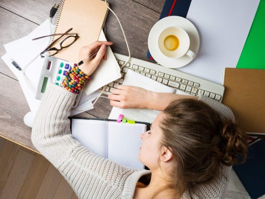 Los expertos recomiendan de 7 a 9 horas de sueño en los adultos
