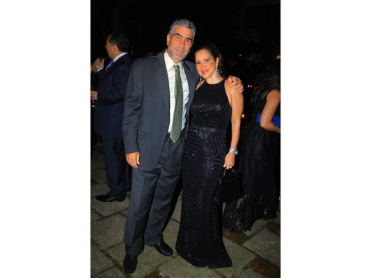 Elegante fiesta nupcial para Sofia Barletta y Jorge Vitanza