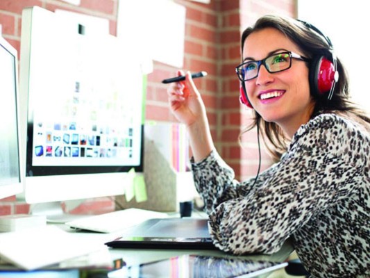 ¿A cuál generación perteneces tú? Para determinarlo influyen hechos políticos y sociales que has vivido, la tecnología predominante y la edad.