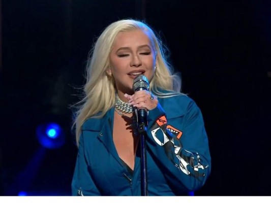 Aunque el partido terminó, la fiesta aún no llegaba a su fin y continuó con el after party de Christina Aguilera. La artista cantó éxitos como Beautiful y Pero Me Acuerdo De Ti, interpretada en español e inglés.