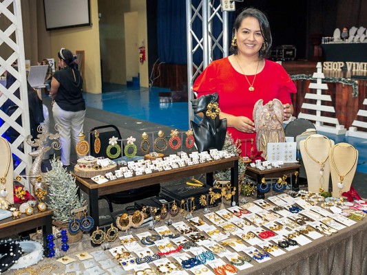 Divertida tarde de compras en la Escuela Internacional Sampedrana