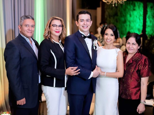 La boda de Alejandra Velásquez y Alejandro Hernández