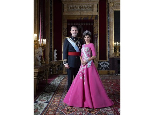 Rey Felipe VI<br/>El rey Felipe VI de España confirmó su participación. Belinda Martínez, quien es parte de la Comisión de Traspaso, dio la gran noticia.