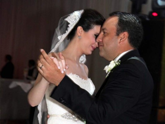 La boda de Vanessa Jenkins y Dennis Cabrera