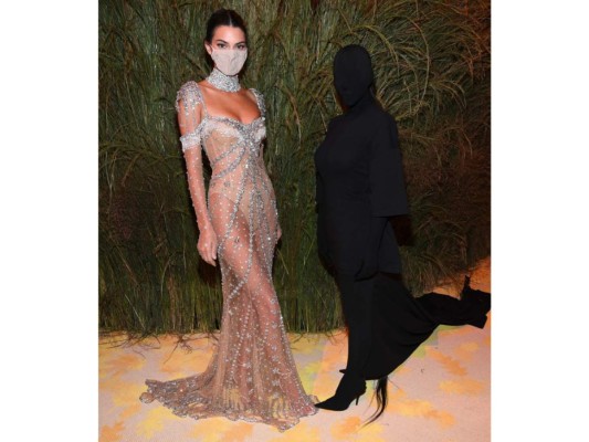 Sí, la Met Gala nos dejó looks increíbles, pero también divertidísimos memes. Aquí te dejamos los mejores.