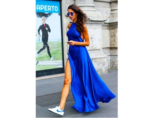 10 formas de usar vestidos elegantes con tennis