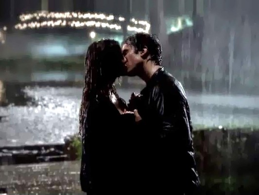 Damon y Elena en The Vampire Diaries