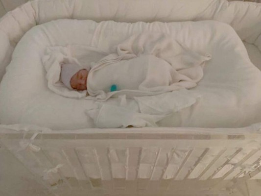 Los hijos de Kim y Kanye tienen los mejores lujos desde que nacen, literalmente. North, Saint, Chicago y Psalm han dormido en una cuna de 4,200 dólares. Fun fact: Blue Ivy también la usó.