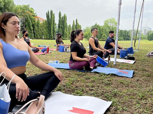 Brunch y Yoga by Olistik presentado por Michelob Ultra