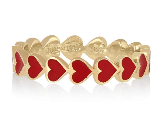 Anillo de eslabones dorados y rojos con forma de corazón by Alison Lou