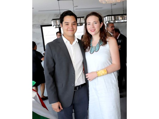 Ana Cristina y Alberto José Scott celebran el bautizo de su hija Mia