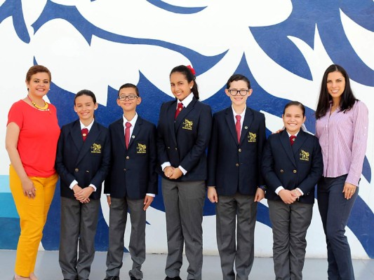 Miss Karla Pineda, Adriana Colindres, Omar Suazo, Abril Fonseca, Diego Zelaya, Mariana Rodríguez y Miss Ana Rocío Merriam (fotos: Jimena Mendoza)